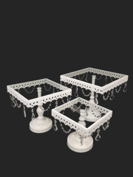 KK8 WT – White Set Of 3 Square Metal Cake Stand With Glass Top